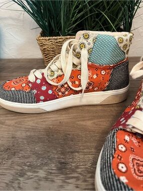 Authentic Steve Madden Woman’s Freethrow Bandanna Patchwork High Top Sneakers
